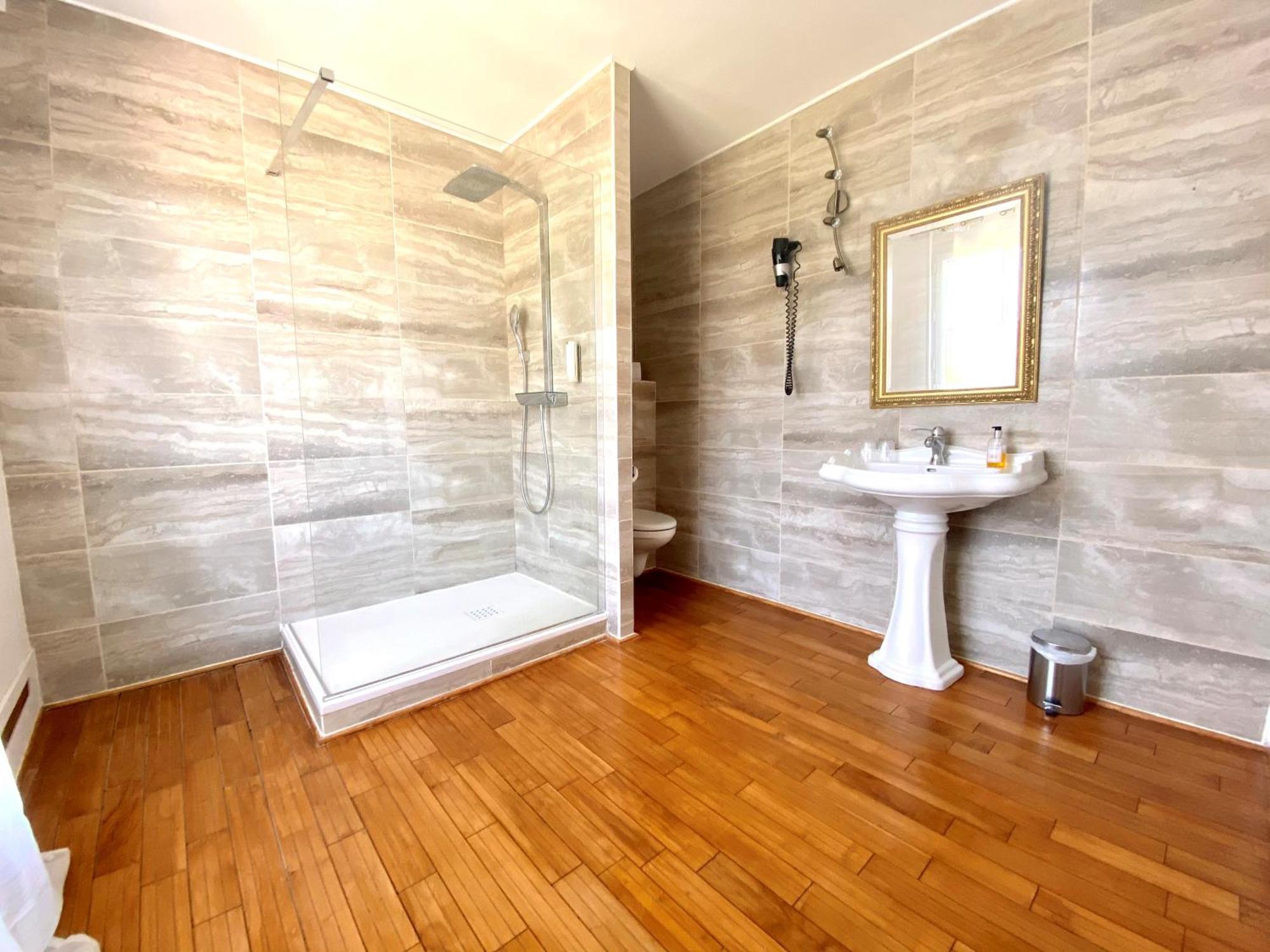 Logis & Restaurant Chateau De La Marjolaine 3*